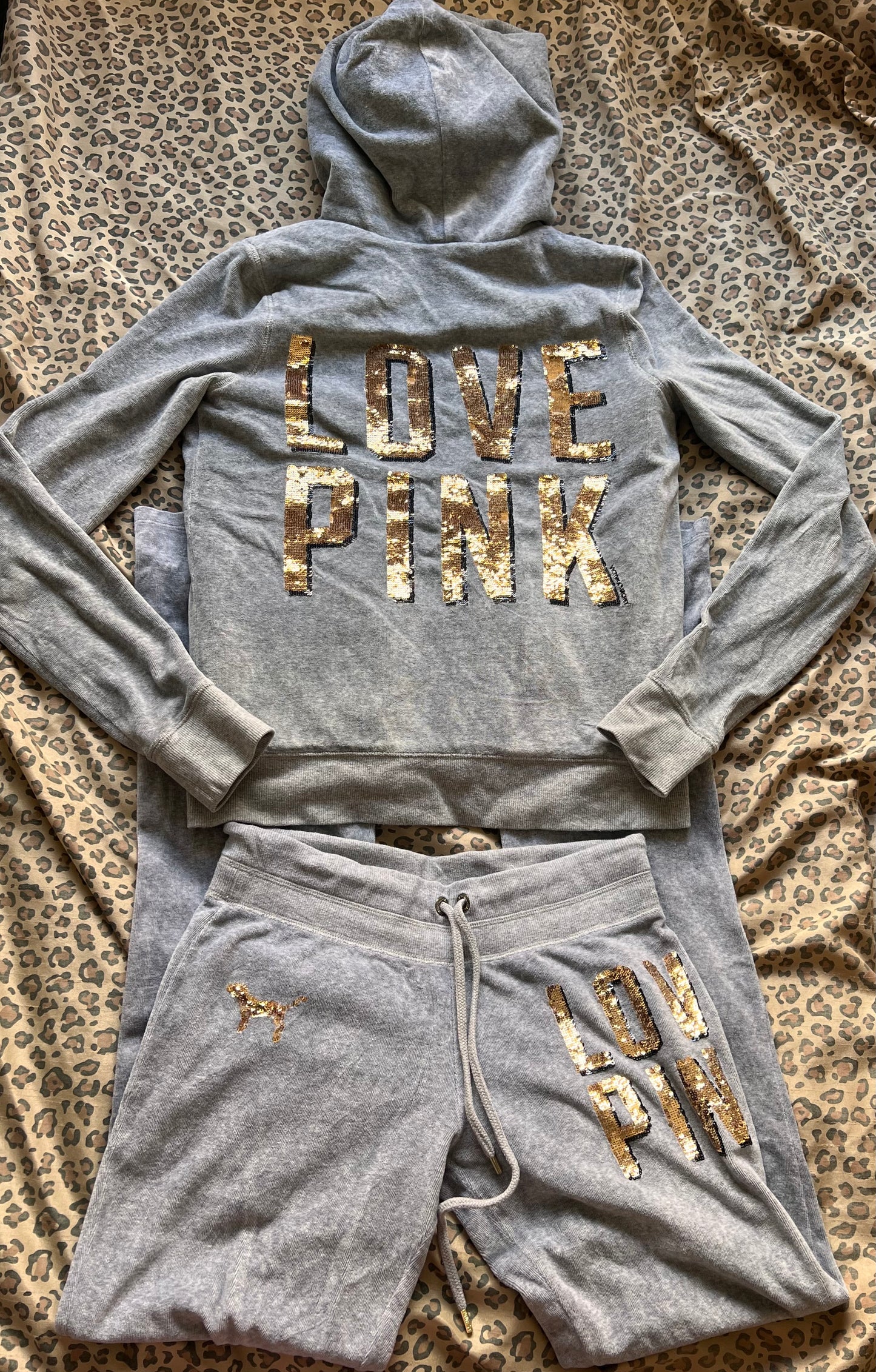 Victoria's Secret Grey " Love Pink " set