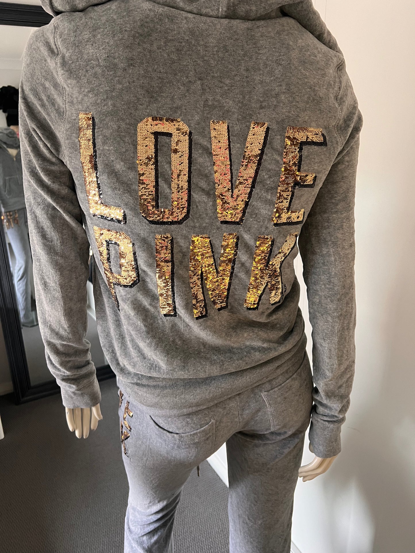 Victoria's Secret Grey " Love Pink " set