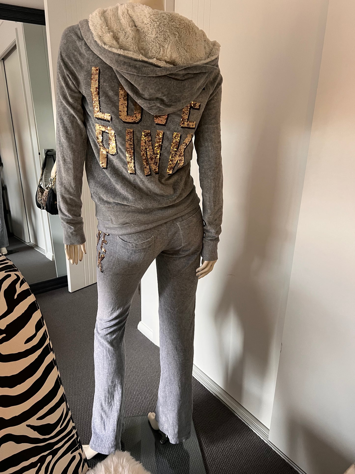 Victoria's Secret Grey " Love Pink " set